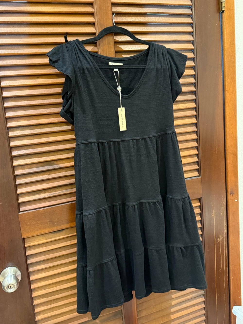 Max Studio Black Tiered V-Neck Short Sleeve Dress
